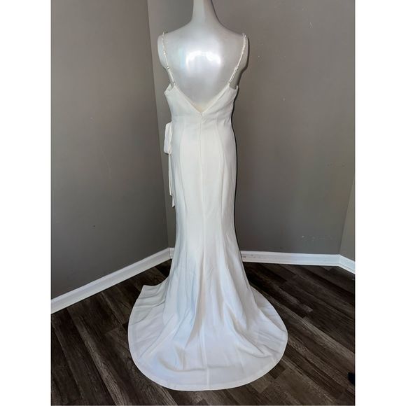 Cinq à Sept Women's Emmie Crystal-Strap Gown - Ivory - Picture 12 of 13